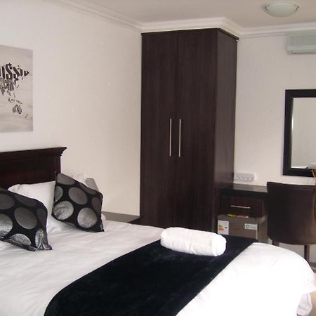 La Coscello Guest House Эденвейл Экстерьер фото