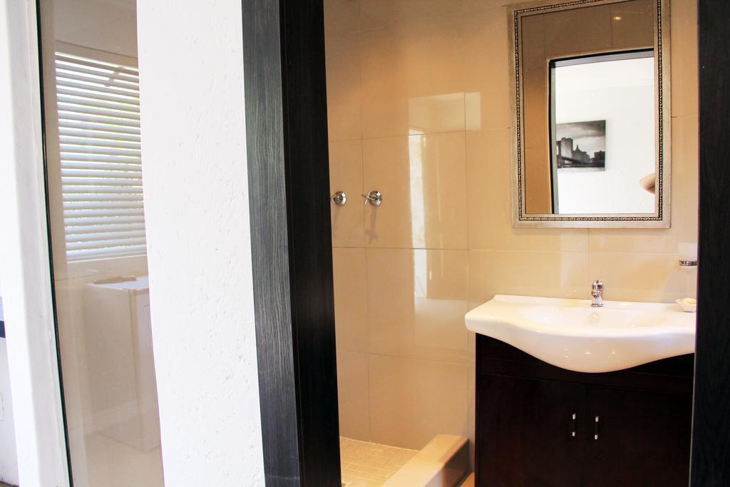La Coscello Guest House Эденвейл Номер фото