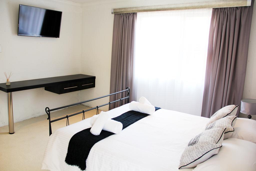 La Coscello Guest House Эденвейл Номер фото