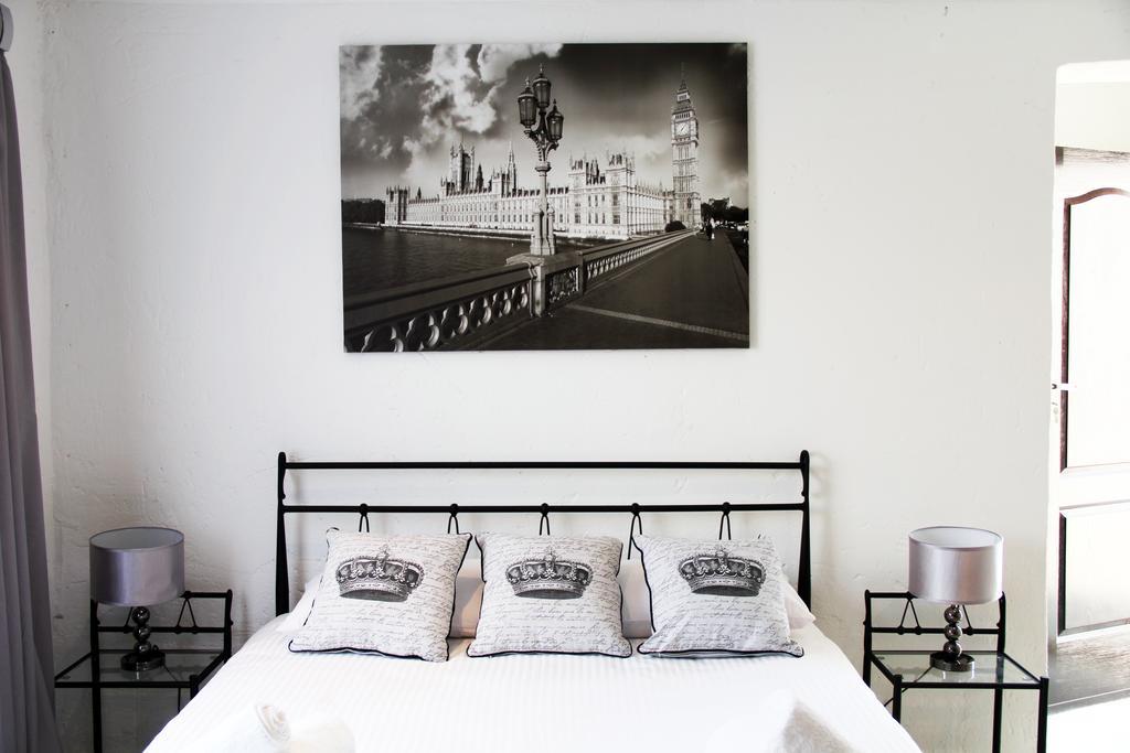 La Coscello Guest House Эденвейл Номер фото