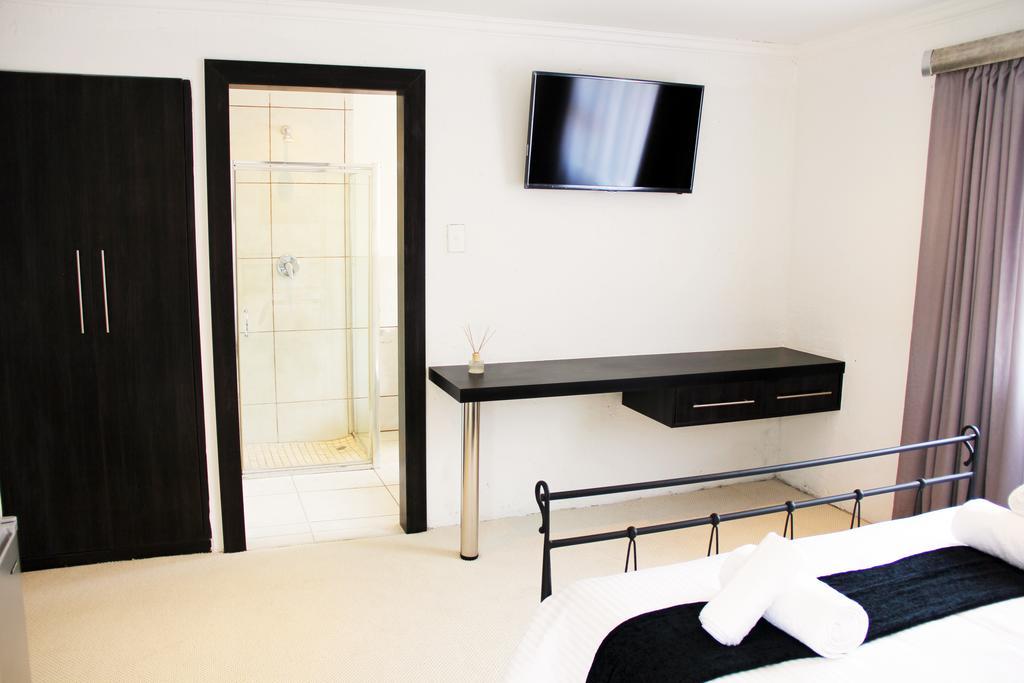 La Coscello Guest House Эденвейл Номер фото